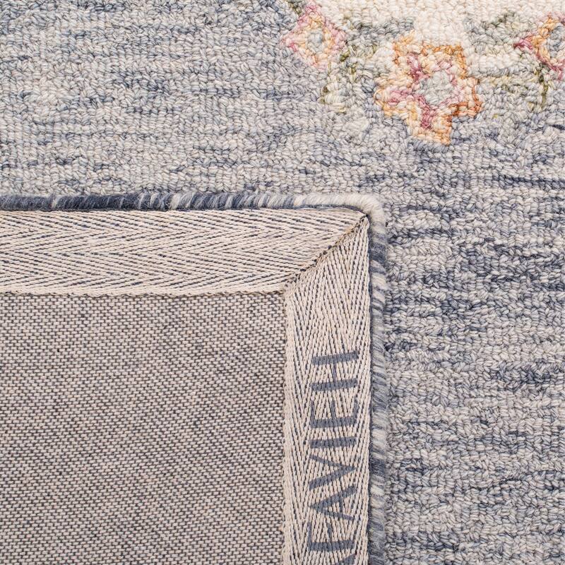 SAFAVIEH Handmade Micro-Loop Avery Wool Rug