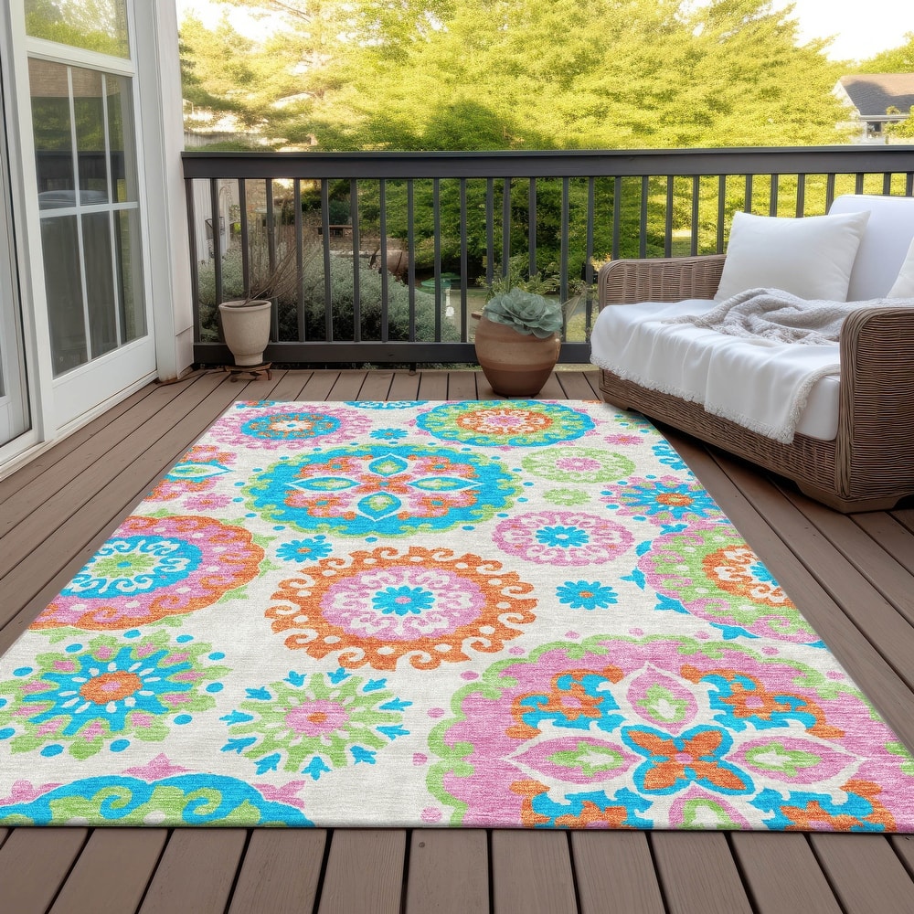 Machine Washable Indoor/ Outdoor Chantille Casual Medallion Rug