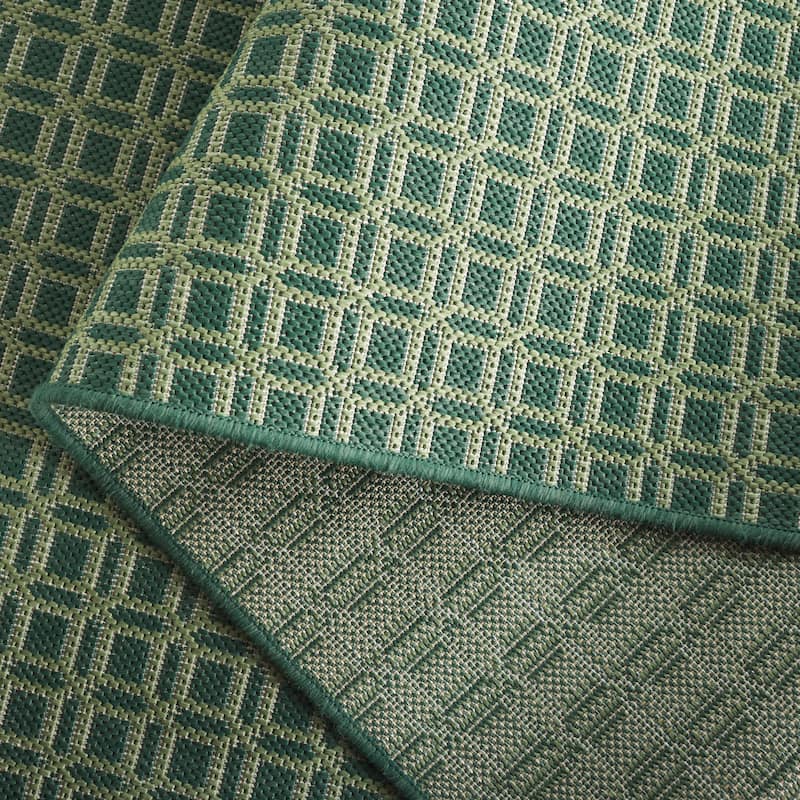 SAFAVIEH Terrace Ganit Indoor/Outdoor Washable Backyard Patio Rug