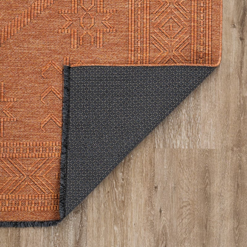 Alameda Solid Color Medallion Machine Washable Indoor Area Rug