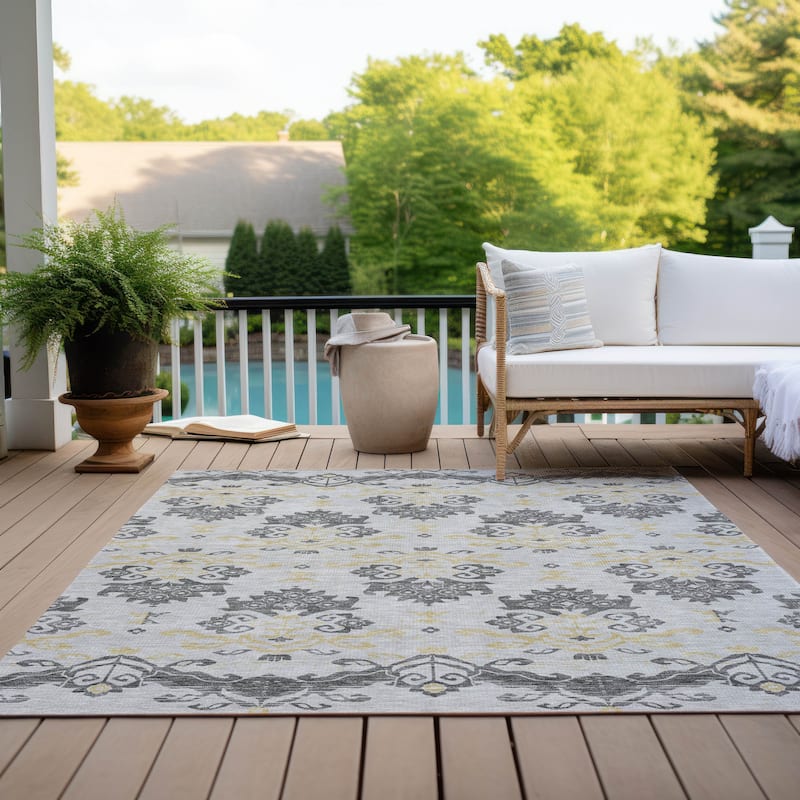 Machine Washable Indoor/ Outdoor Chantille Damask Medallion Rug