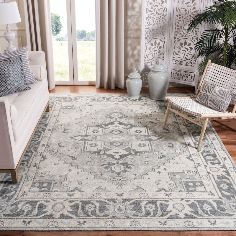 SAFAVIEH Hand-knotted Maharaja Marghita Medallion Oriental Viscose Rug - 8' x 10' - Grey/Ivory