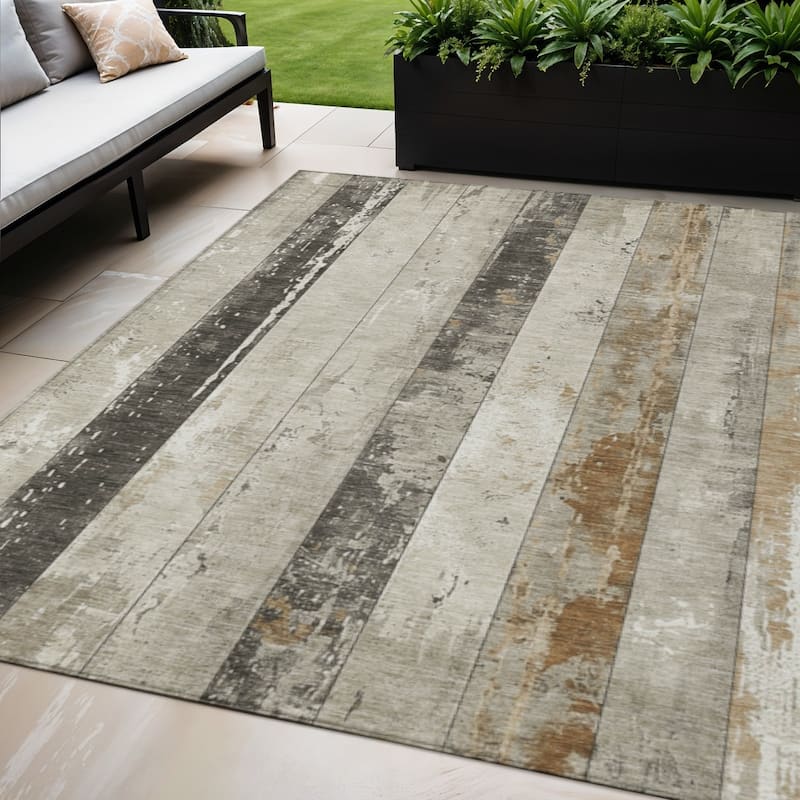 HomeRoots Striped Transitional Rectangle Outdoor Rug - 5' X 8'