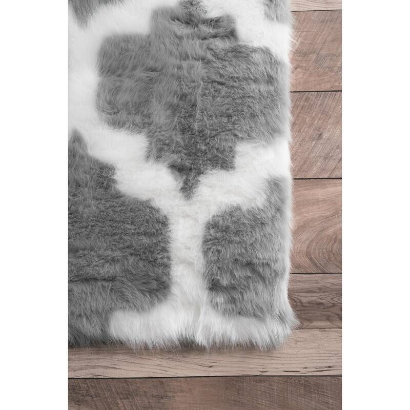 Nuloom Faux Sheepskin Shaunna Area Rug