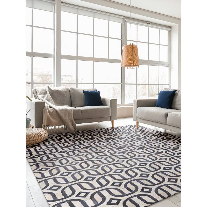 EXQUISITE RUGS Natural Hide Hand-stitched Leather Hide Silver/Blue Area Rug.