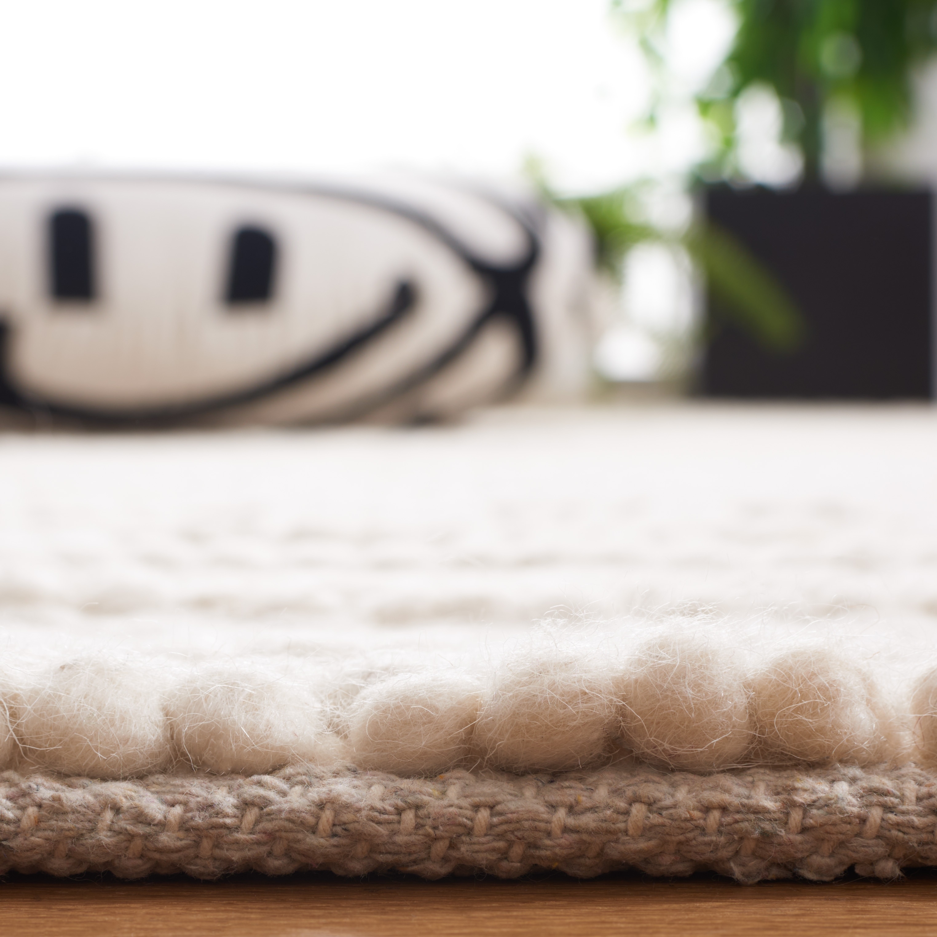 SAFAVIEH Natura Carmelinda Wool Rug - Handmade & Textured