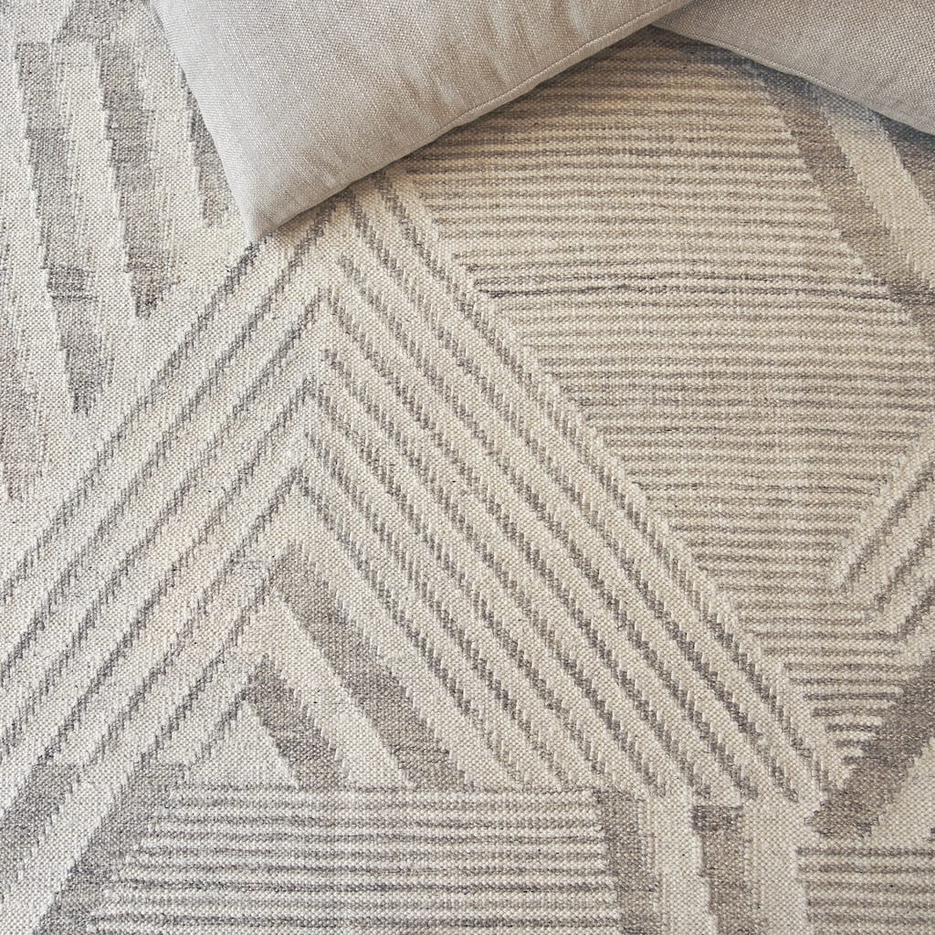 EXQUISITE RUGS Scandinavian Hand-loomed New Zealand Wool Grey/Ivory Area Rug.