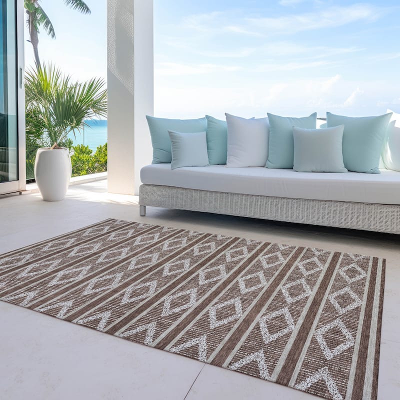 Machine Washable Indoor/ Outdoor Diamond Stripe Chantille Rug