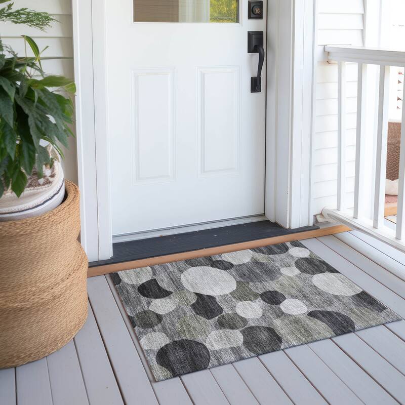 Machine Washable Indoor/ Outdoor Modern Circy Chantille Rug - Gray - 1'8" x 2'6"