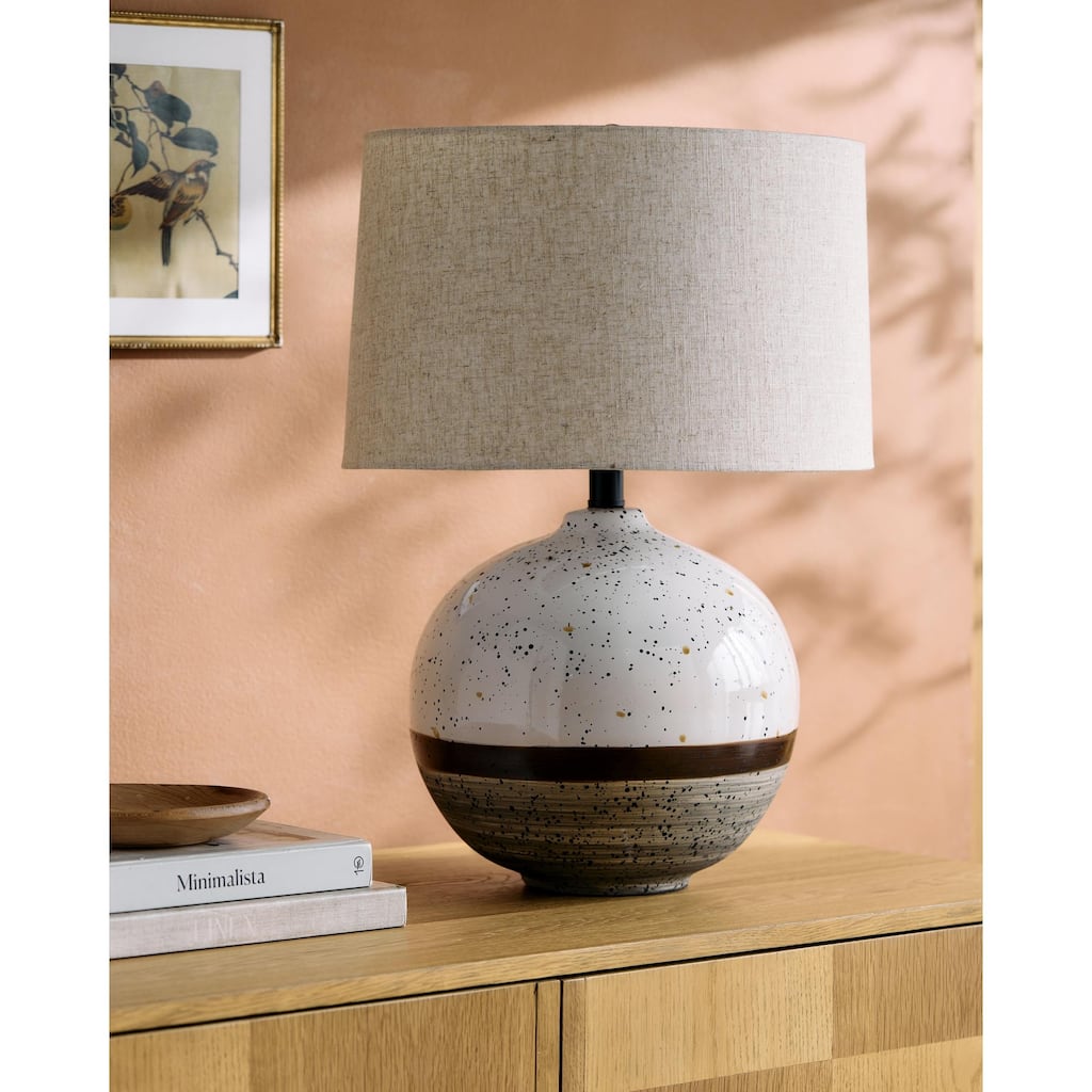 Livabliss Korin Traditional Accent Table Lamp