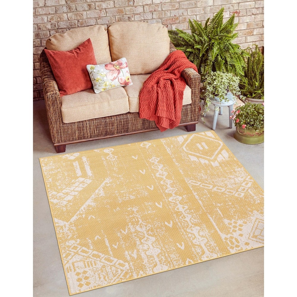 Outdoor Ogooplario Collection Area Rug