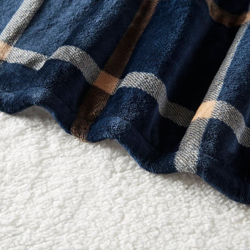 Woolrich Print Plush to Sherpa Heated Throw