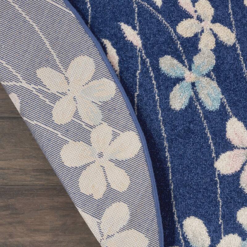 Gubig Power Loomed Geometric Floral Traditional Stain Resistant Area Rug By HomeRoots - 63' X '63' X '0.5