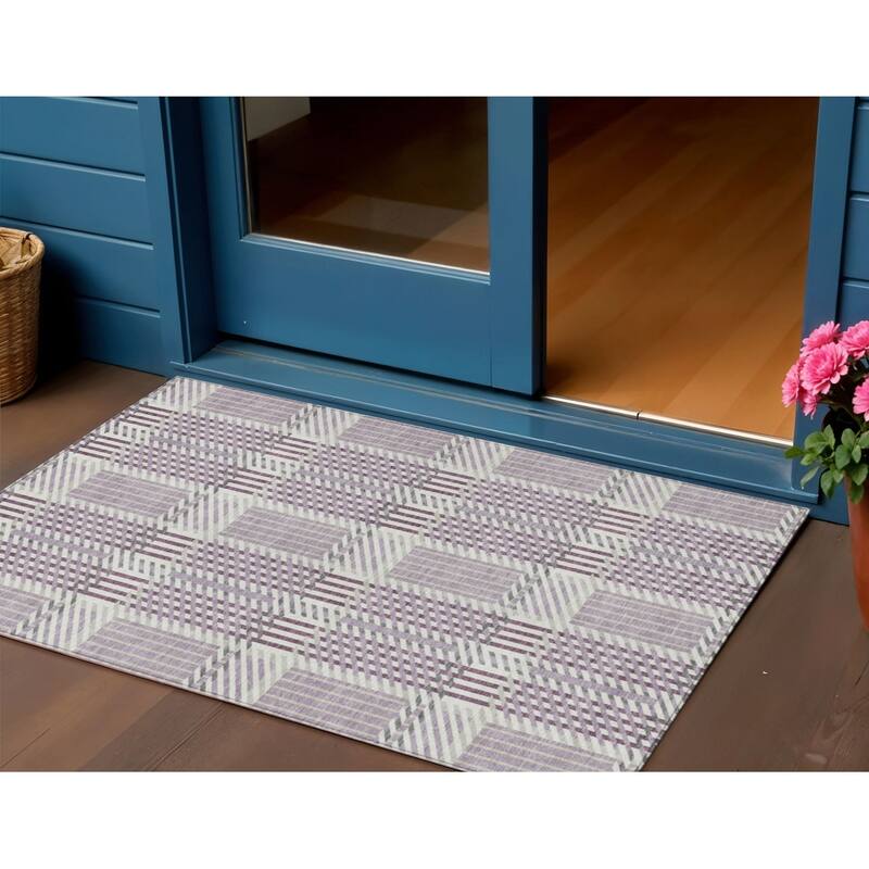 HomeRoots Plaid Transitional Rectangle Outdoor Rug - 3' x 5'