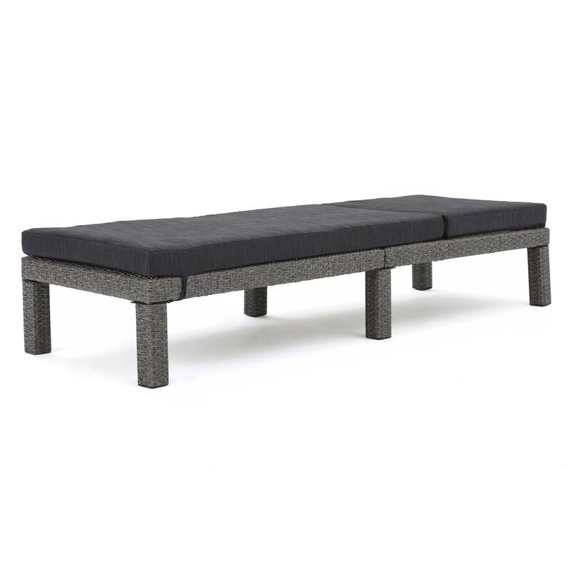 Luxury Outdoor Wicker Lounger