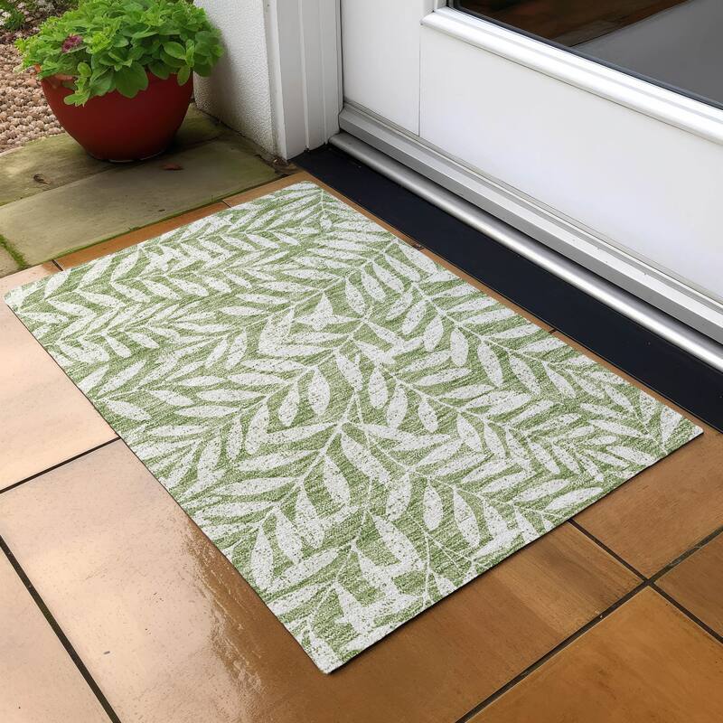 Machine Washable Indoor/ Outdoor Chantille Palm Rug - Green - 1'8" x 2'6"