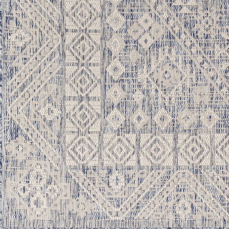 Livabliss Lexi Global Medallion Indoor/ Outdoor Area Rug