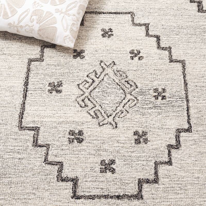 SAFAVIEH Handmade Metro Salka Wool Rug