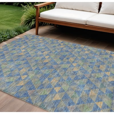 HomeRoots Geometric Transitional Rectangle Outdoor Rug