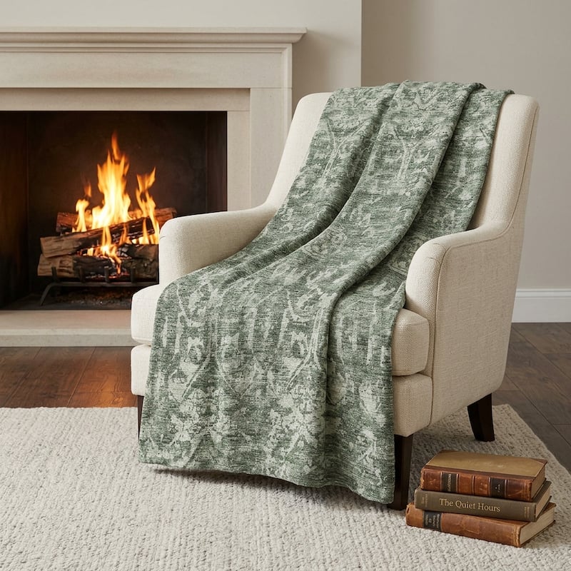 HomeRoots 50" X 70" Green And Gray Damask Polyester Woven Plush Throw Blanket - Throw - Green/Gray
