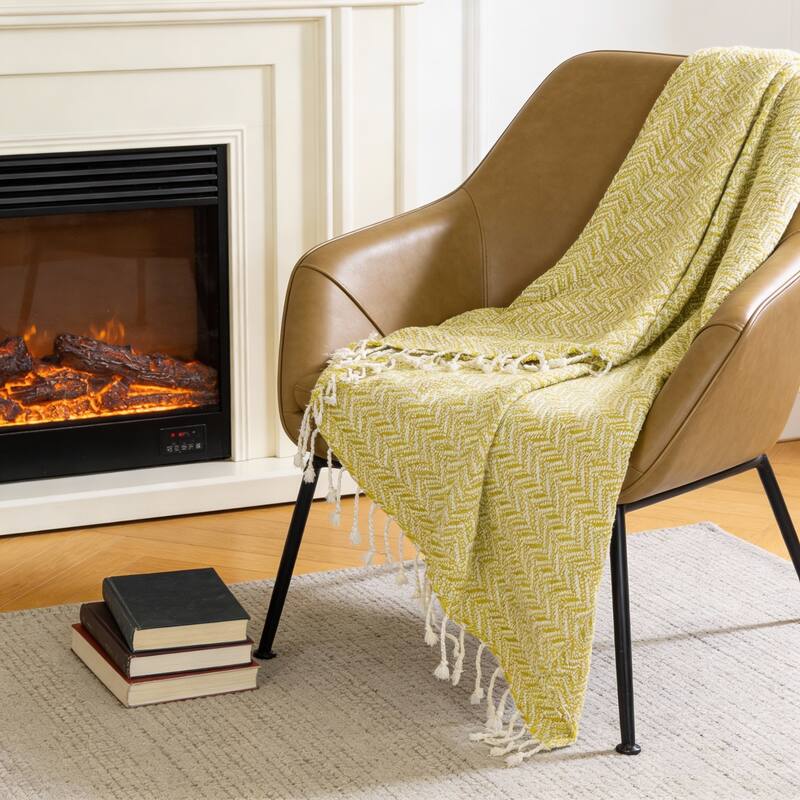 HomeRoots 50" X 60" Green Cotton Woven Chevron Throw Blanket with Fringe - Throw - Green