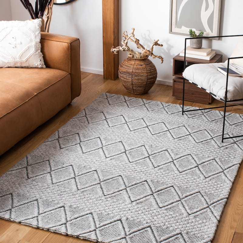 SAFAVIEH Handmade Marbella Blair Wool Rug - 4' x 6' - Light Grey/Black