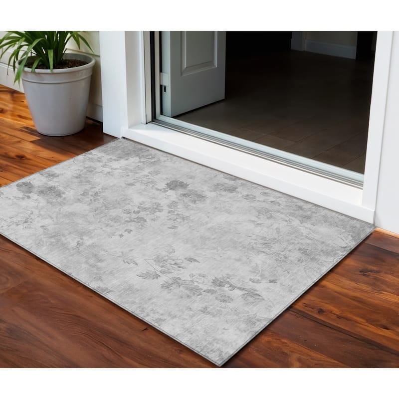 HomeRoots Floral Transitional Rectangle Outdoor Rug - 3' x 5'