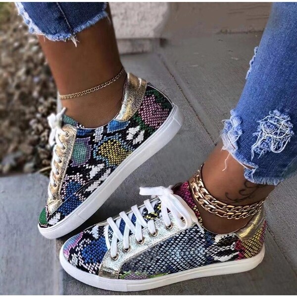 Snakeskin Star Design Lace-Up Sneakers 