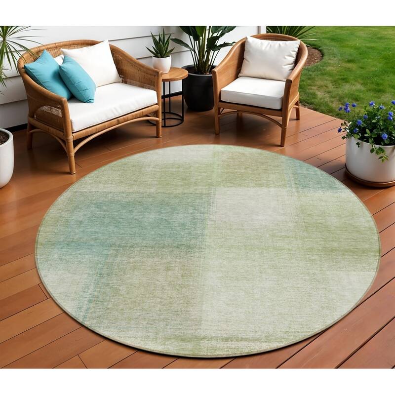 HomeRoots Abstract Transitional Rectangle Outdoor Rug - 8' Round