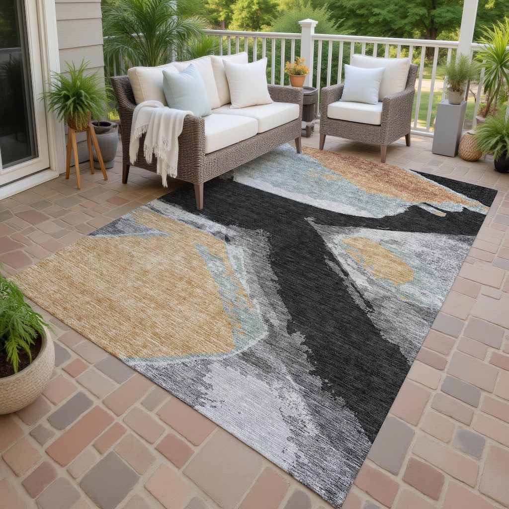 Machine Washable Indoor/ Outdoor Modern Cheney Chantille Rug