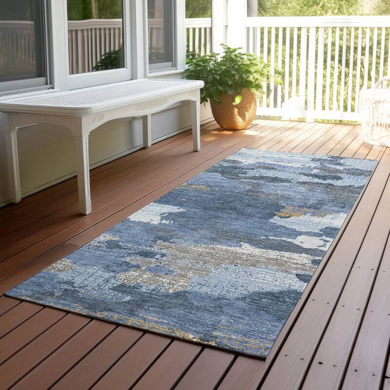 Machine Washable Indoor/ Outdoor Abstract Casual Chantille Rug - Denim - 2'3" x 7'6"