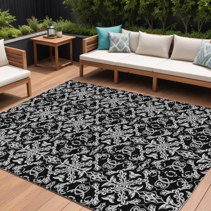 HomeRoots Medallion Transitional Rectangle Outdoor Rug - 10' X 14'