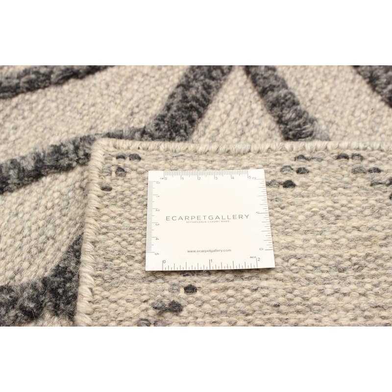 ECARPETGALLERY Hand-knotted Tangier Light Grey Wool Rug - 5'4 x 7'5