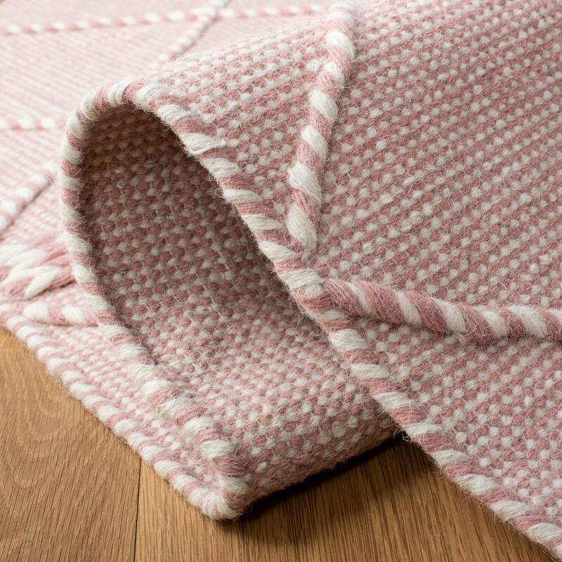 SAFAVIEH Handmade Casablanca Caty Moroccan Wool Tassel Rug