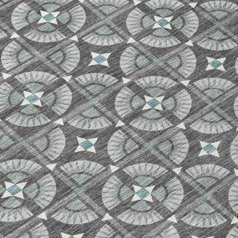 Machine Washable Indoor/ Outdoor Modern Roeland Chantille Rug