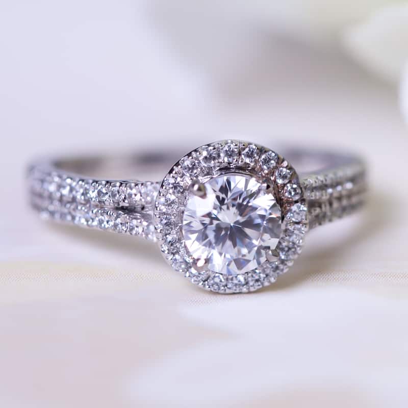 Auriya 14k Gold 1 1/2ctw Halo Moissanite Engagement Ring