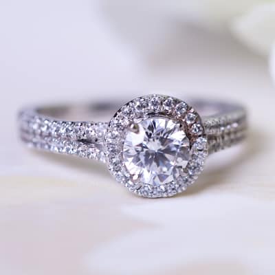 Auriya 14k Gold 1 1/2ctw Halo Moissanite Engagement Ring