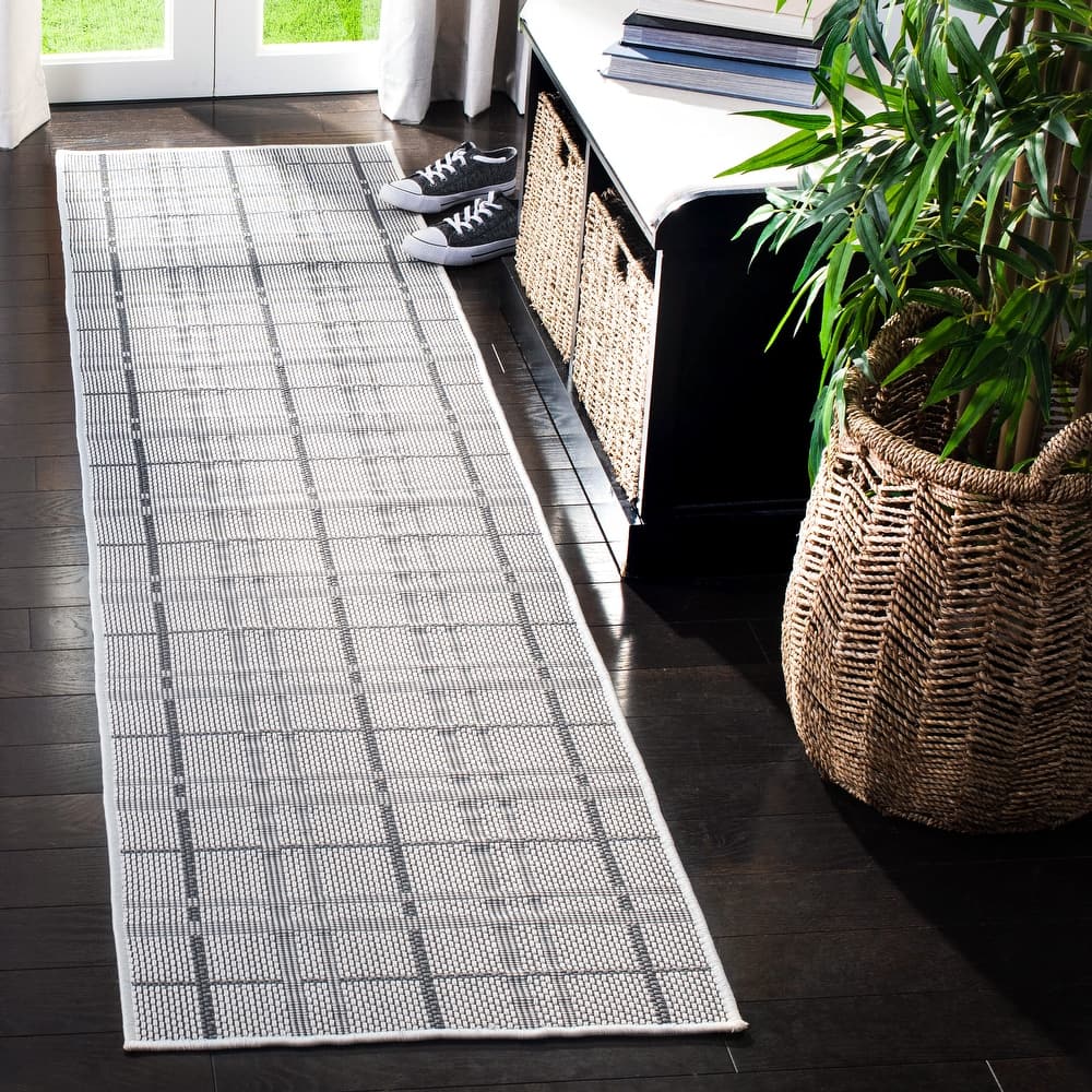 SAFAVIEH Bermuda Washable Ananio Indoor/ Outdoor Waterproof Rug