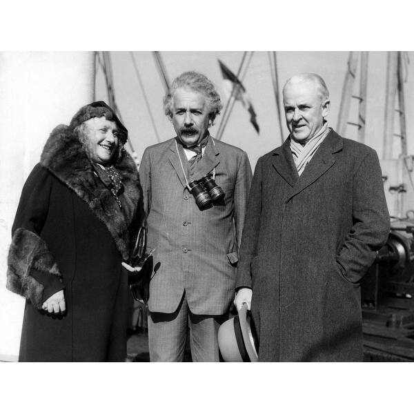 Shop Albert Einstein And Wife Are Greeted By Robert A Millikan Aboard The Ss Oakland Los Angeles History Overstock 24361153