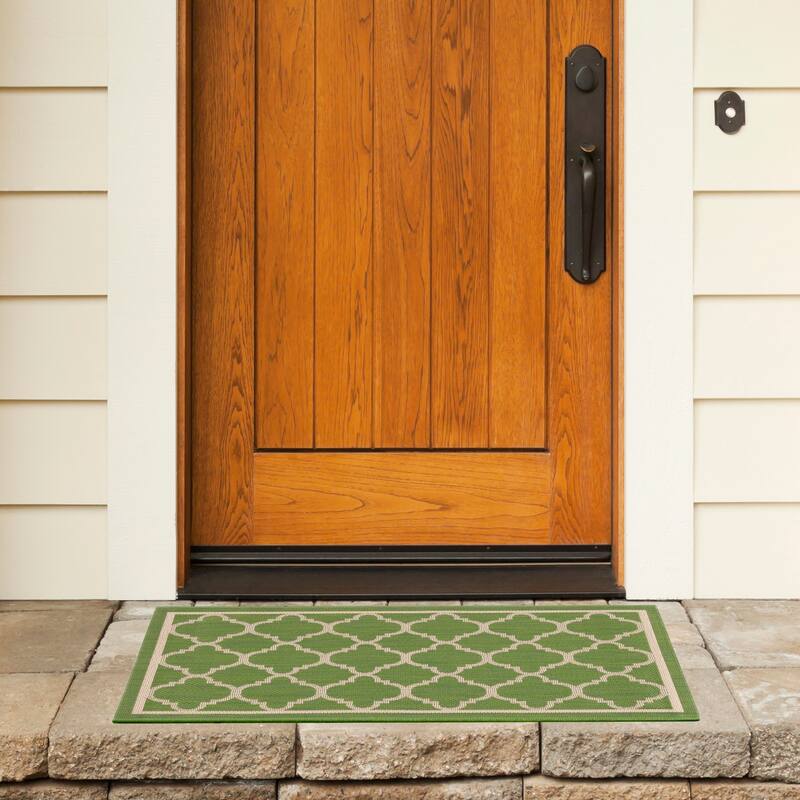 SAFAVIEH Courtyard Kristelle Indoor/ Outdoor Waterproof Patio Backyard Rug