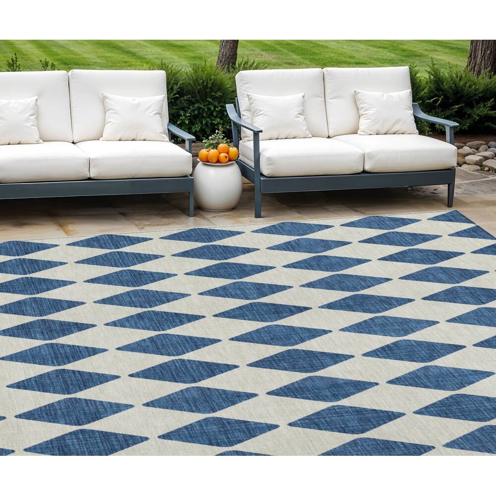HomeRoots Geometric Transitional Rectangle Outdoor Rug