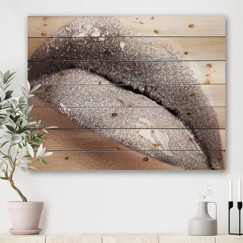 Designart 'Close Up of Woman Lips With Glittering Silver' Modern Print on Natural Pine Wood