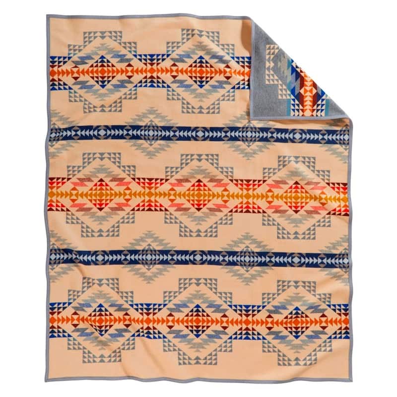 Pendleton Smith Rock Throw