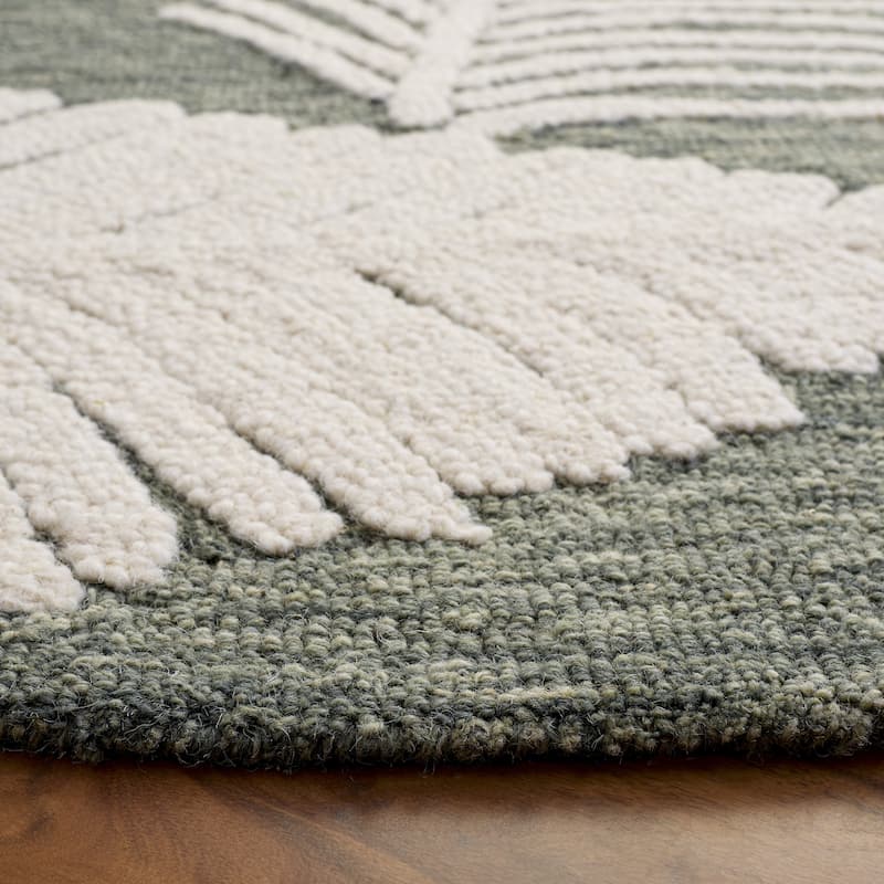 SAFAVIEH Hand-Tufted Jardin Seral Patterned Wool Rug