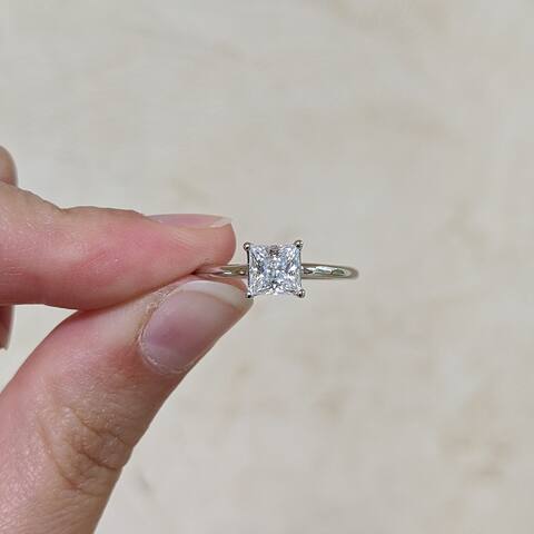TwoBirch 1 Carat Moissanite Princess Solitaire in Platinum Plated Sterling Silver (GRA CERTIFIED)