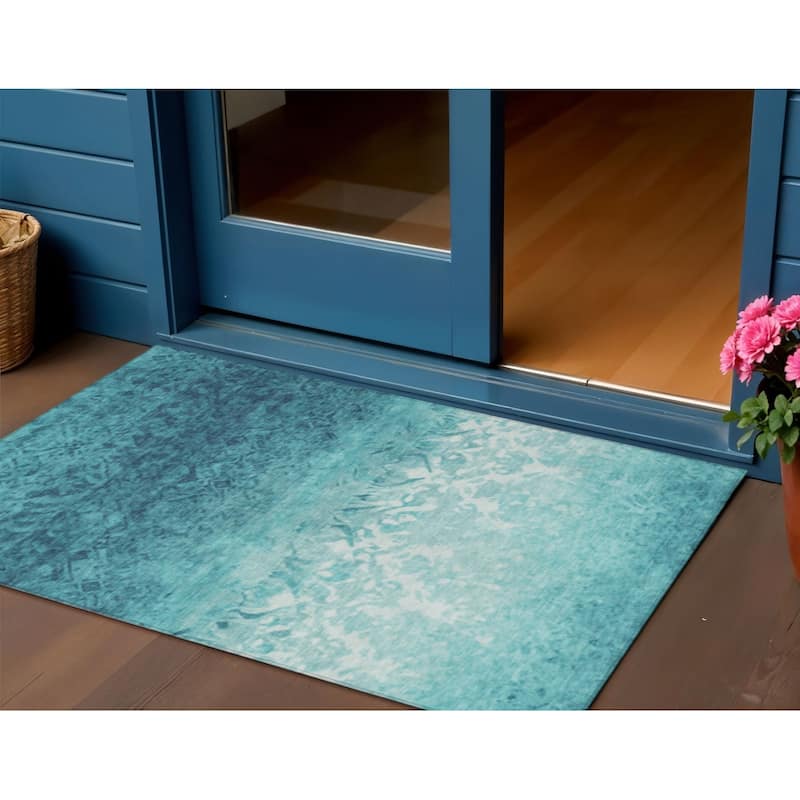 HomeRoots Damask Transitional Rectangle Outdoor Rug - 3' x 5'