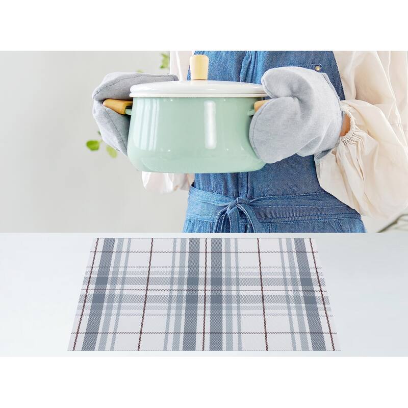 PVC Placemats, Set of 6 Placemats for Kitchen Dining Table Decor Heat Resistant Table Placemats Wipeable Table Mat - 18*12in