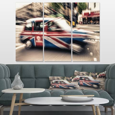 Designart 'UK Cab in London' Cityscape Photography Canvas Art Print - 36x28 - 3 Panels