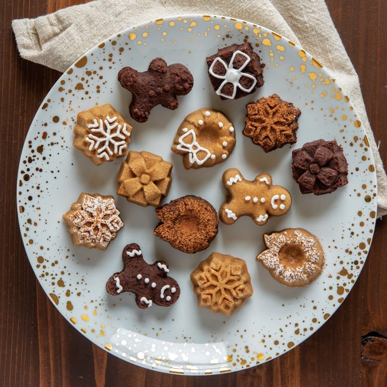 Nordic Ware Holiday Tea Cakes - Silver