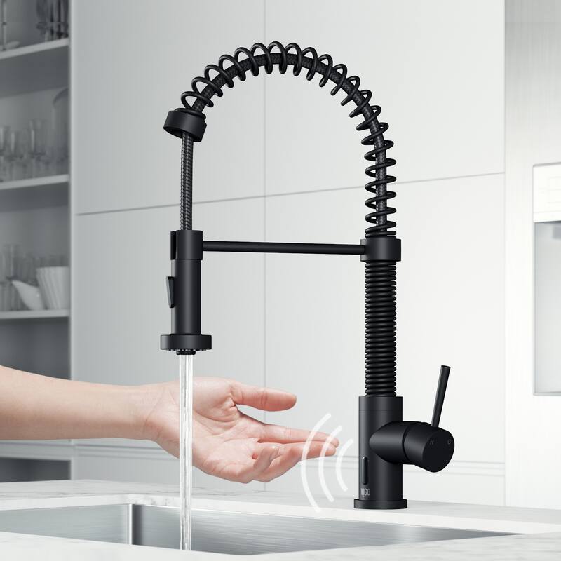 VIGO Edison 19" H Single Handle Pull-Down Sprayer Kitchen Faucet Set with Touchless Sensor - Without Extras - Matte Black